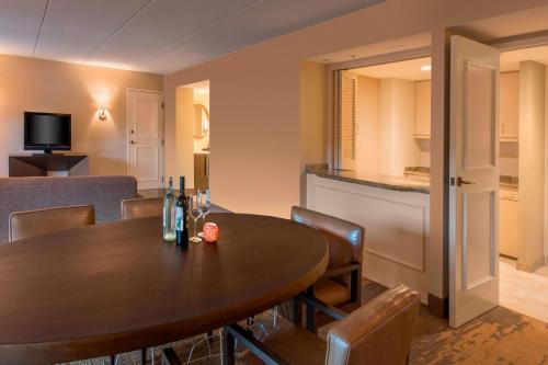 Imagen de la habitación del Hotel The Westin Lake Las Vegas Resort and Spa By Marriott. Foto 11