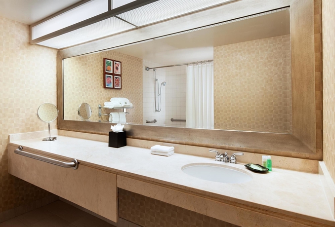 Imagen de la habitación del Hotel The Westin Los Angeles Airport. Foto 11