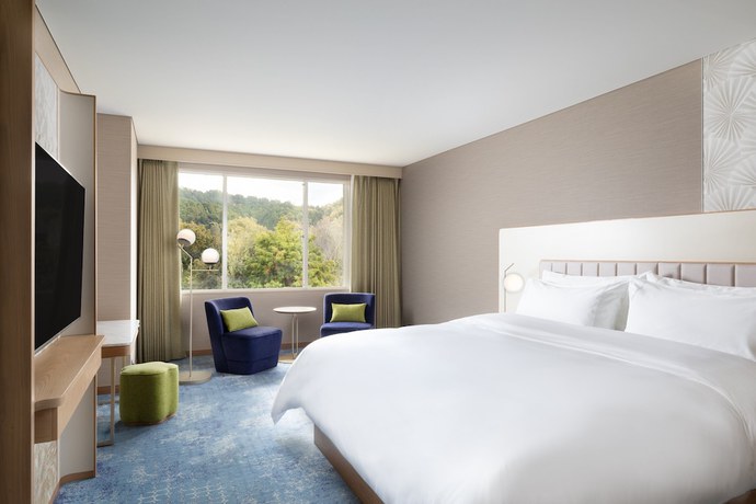Imagen de la habitación del Hotel The Westin Miyako Kyoto. Foto 11