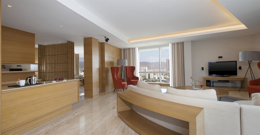 Imagen de la habitación del Hotel The Westin Mumbai Garden City. Foto 6