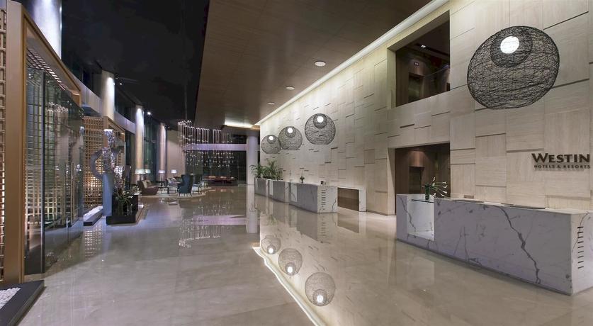 Imagen de los interiores del Hotel The Westin Mumbai Garden City. Foto 11