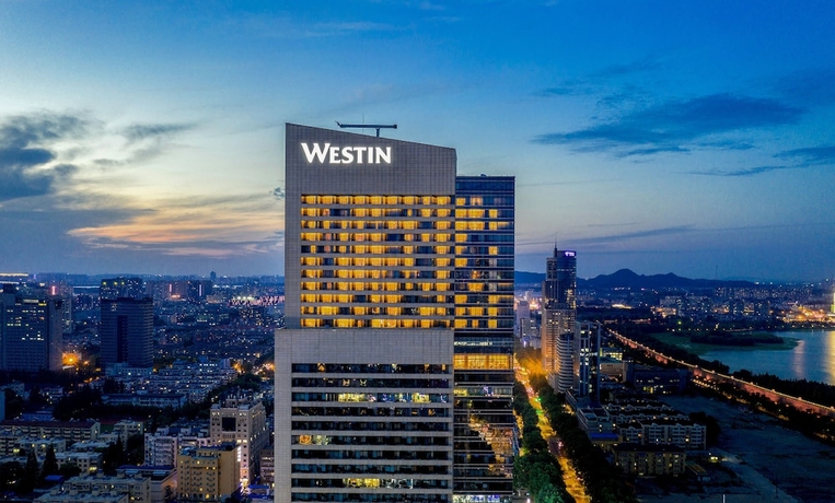 Imagen general del Hotel The Westin Nanjing Xuanwu Lake. Foto 1