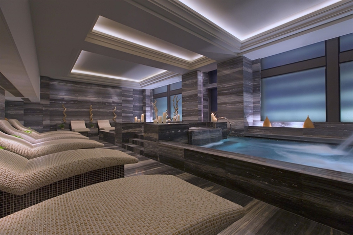Imagen de la piscina del Hotel The Westin Ningbo. Foto 15