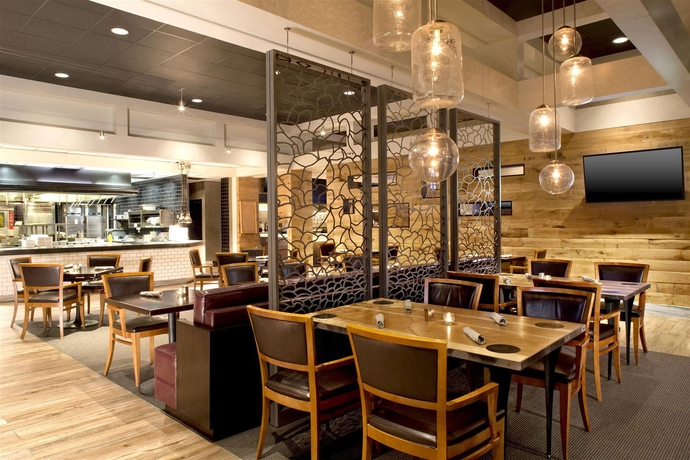 Imagen del bar/restaurante del Hotel The Westin O'hare. Foto 3