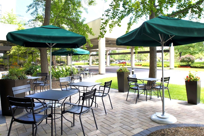 Imagen del bar/restaurante del Hotel The Westin O'hare. Foto 5