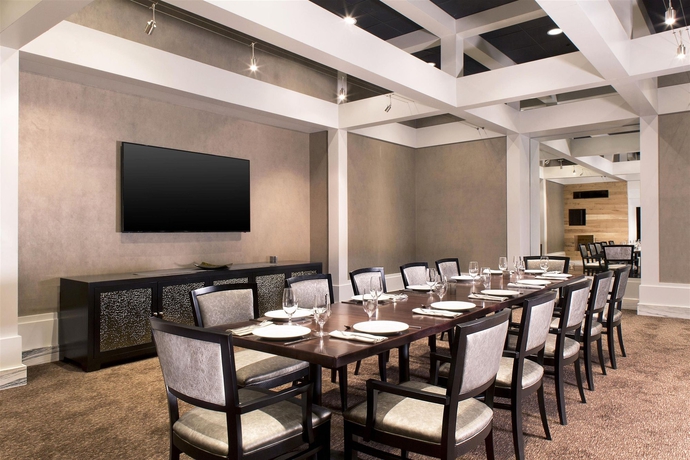 Imagen del bar/restaurante del Hotel The Westin O'hare. Foto 6