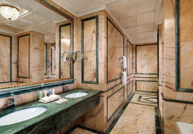 Imagen de la habitación del Hotel The Westin Palace, Milan. Foto 12