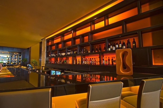 Imagen del bar/restaurante del Hotel The Westin Panama. Foto 2