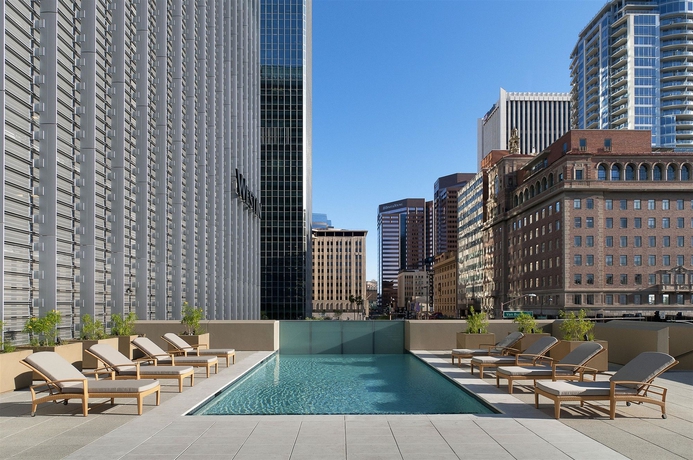 Imagen de la piscina del Hotel The Westin Phoenix Downtown. Foto 14