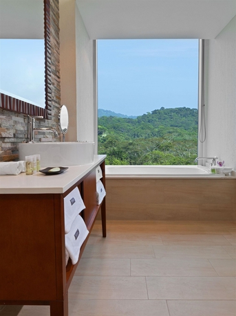 Imagen de la habitación del Hotel The Westin Playa Bonita Panama. Foto 5