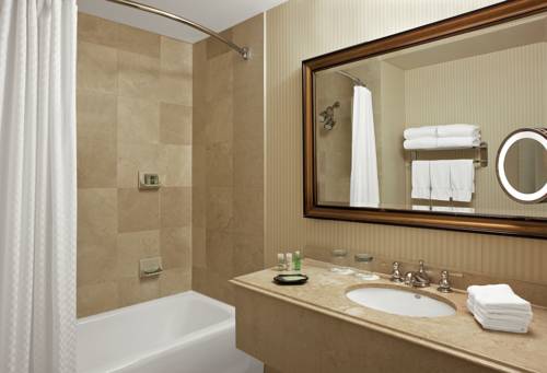 Imagen de la habitación del Hotel The Westin Poinsett Greenville. Foto 3