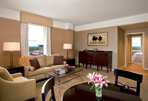 Imagen de la habitación del Hotel The Westin Poinsett Greenville. Foto 7