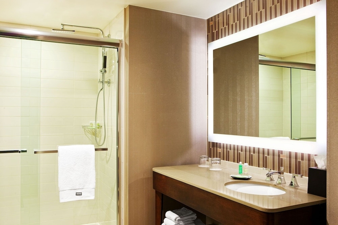 Imagen de la habitación del Hotel The Westin Portland Harborview. Foto 10