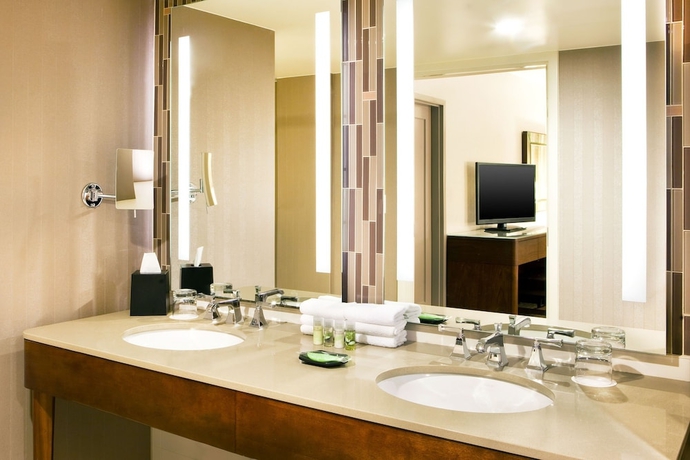 Imagen de la habitación del Hotel The Westin Portland Harborview. Foto 11