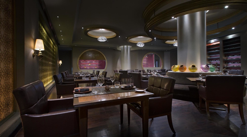 Imagen del bar/restaurante del Hotel The Westin Pune Koregaon Park. Foto 2