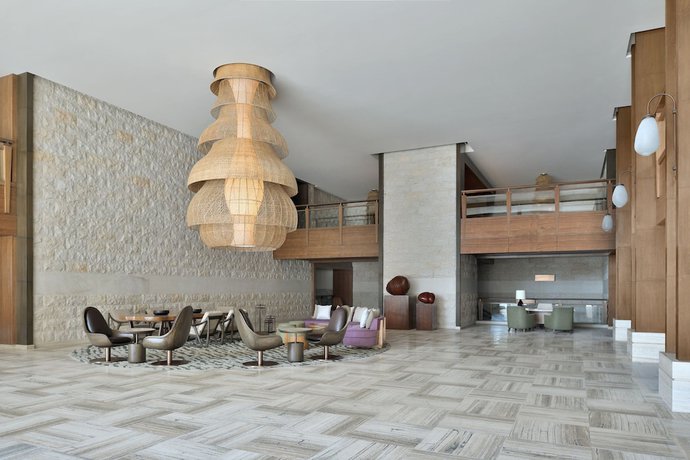 Imagen del bar/restaurante del Hotel The Westin Resort And Spa, Himalayas. Foto 2