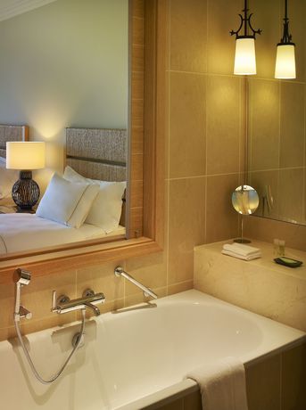 Imagen de la habitación del Hotel The Westin Resort, Costa Navarino. Foto 16