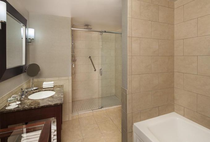Imagen de la habitación del Hotel The Westin Richmond. Foto 4