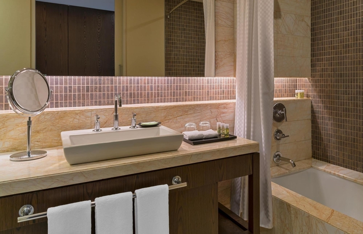 Imagen de la habitación del Hotel The Westin Santa Fe, Mexico City. Foto 12