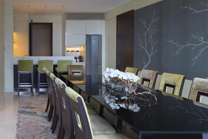 Imagen de la habitación del Hotel The Westin Singapore. Foto 5