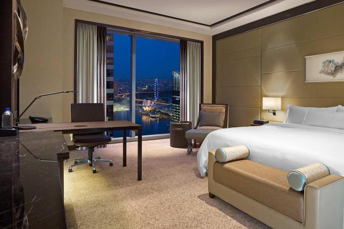 Imagen de la habitación del Hotel The Westin Singapore. Foto 7