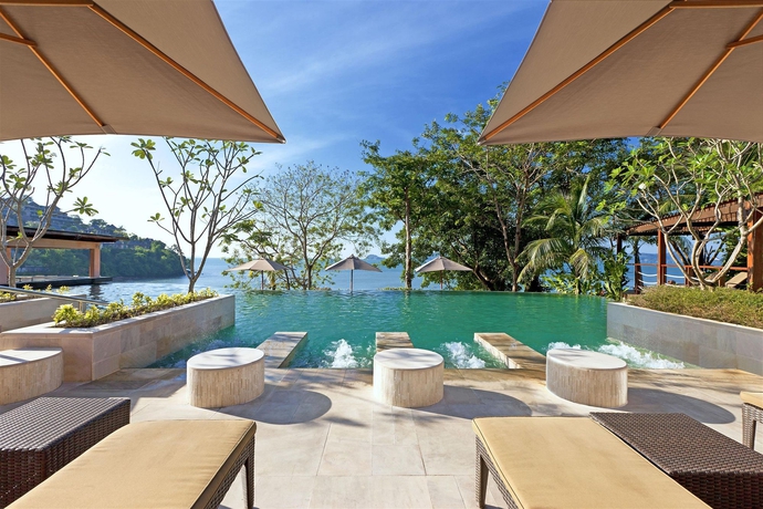 Imagen de la piscina del Hotel The Westin Siray Bay Resort and Spa, Phuket. Foto 12