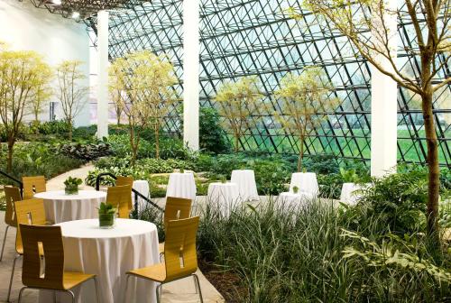 Imagen del bar/restaurante del Hotel The Westin Southfield Detroit. Foto 7