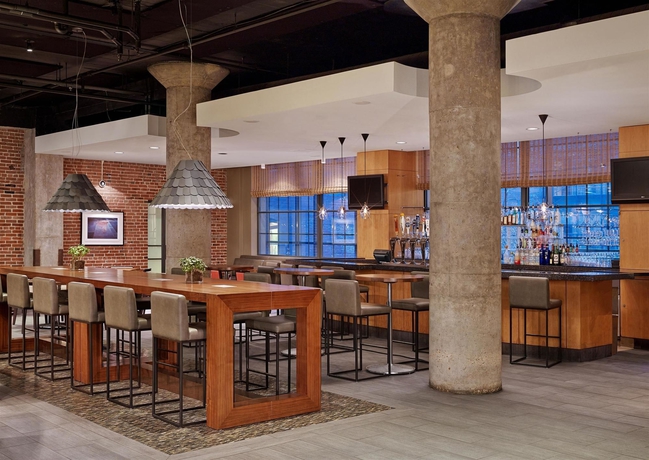Imagen del bar/restaurante del Hotel The Westin St. Louis. Foto 3