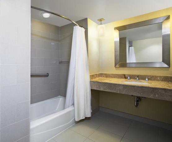 Imagen de la habitación del Hotel The Westin Tampa Waterside. Foto 5