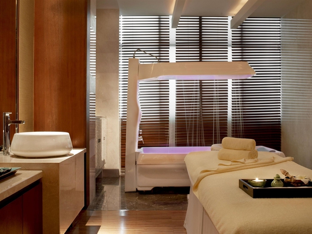 Imagen de la piscina del Hotel The Westin Tianjin. Foto 17