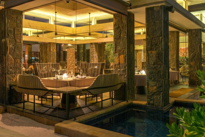 Imagen del bar/restaurante del Hotel The Westin Turtle Bay Resort and Spa, Mauritius. Foto 9