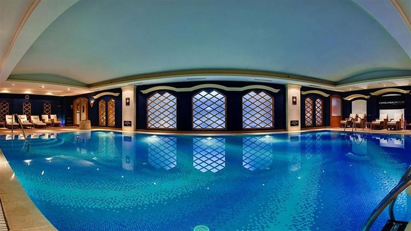 Imagen de la piscina del Hotel The Westin Valencia. Foto 16