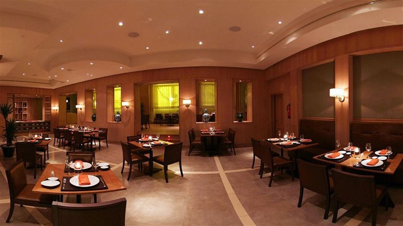 Imagen del bar/restaurante del Hotel The Westin Valencia. Foto 3