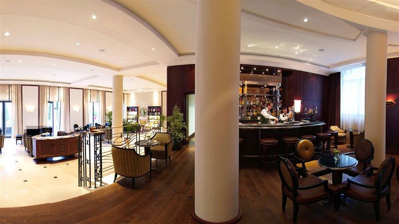 Imagen del bar/restaurante del Hotel The Westin Valencia. Foto 4