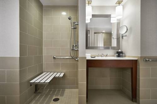 Imagen de la habitación del Hotel The Westin Virginia Beach Town Center. Foto 6