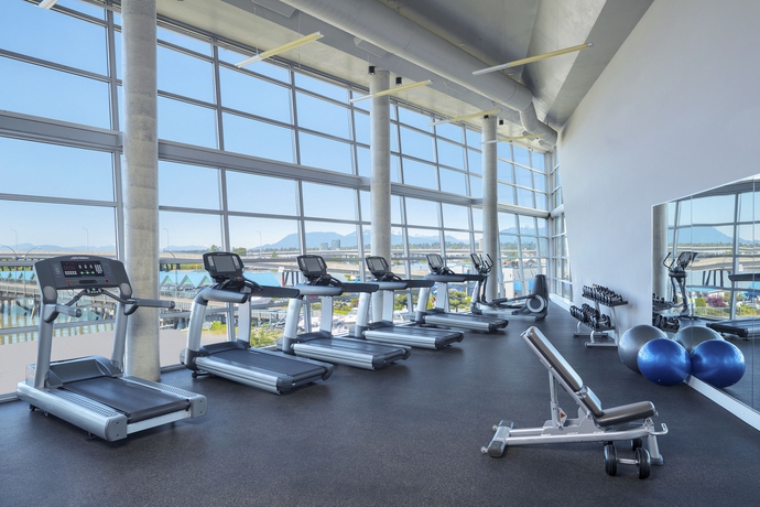 Imagen de los interiores del Hotel The Westin Wall Centre, Vancouver Airport. Foto 12