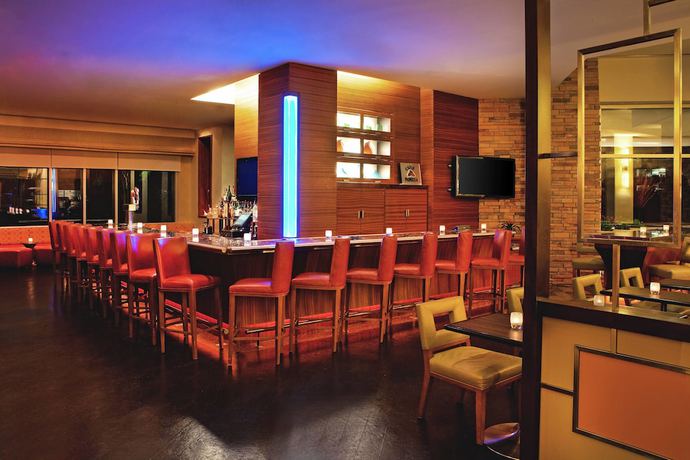 Imagen del bar/restaurante del Hotel The Westin Washington Dulles Airport. Foto 2