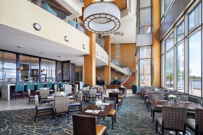 Imagen del bar/restaurante del Hotel The Westin Washington National Harbor. Foto 4