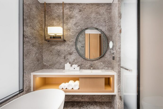 Imagen de la habitación del Hotel The Westin Wuhan Hanyang. Foto 15