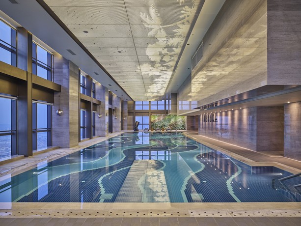 Imagen de la piscina del Hotel The Westin Zhongshan Guzhen. Foto 10