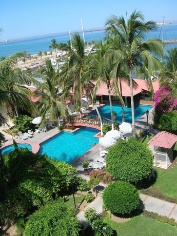 Imagen de la piscina del Hotel The Westmarine Waterfront. Foto 8