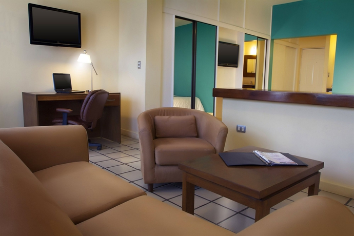 Imagen de la habitación del Hotel The Westmarine Waterfront. Foto 2