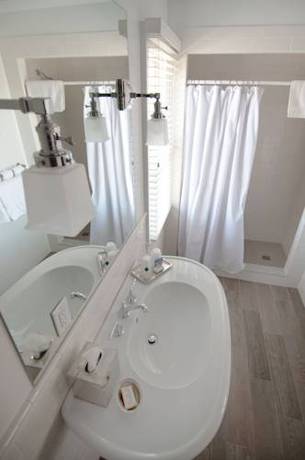 Imagen de la habitación del Hotel The Whaler's Inn. Foto 12