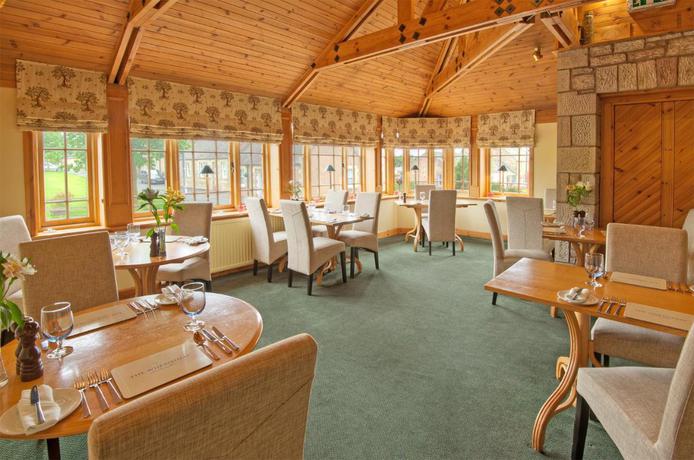 Imagen del bar/restaurante del Hotel The Wheatsheaf at Swinton. Foto 2