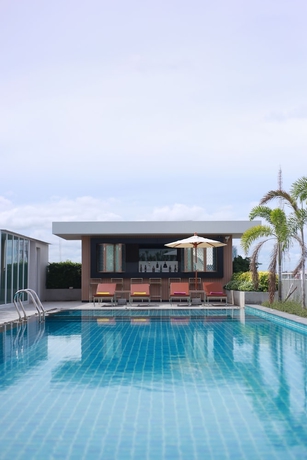 Imagen de la piscina del Hotel The Whisper. Foto 18