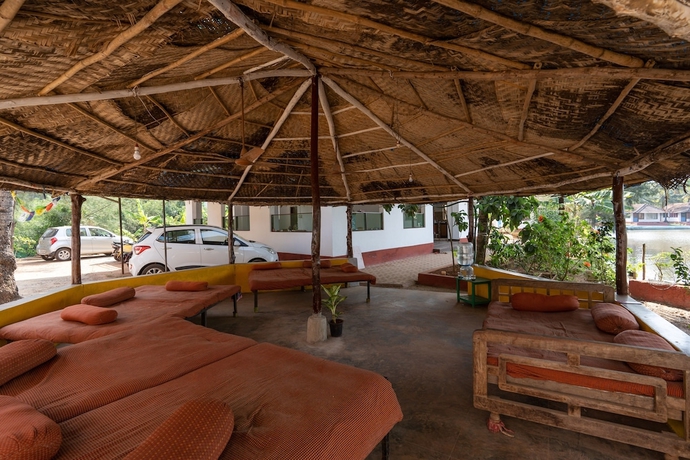 Imagen general del Hotel The Whispering Lake Resorts. Foto 1