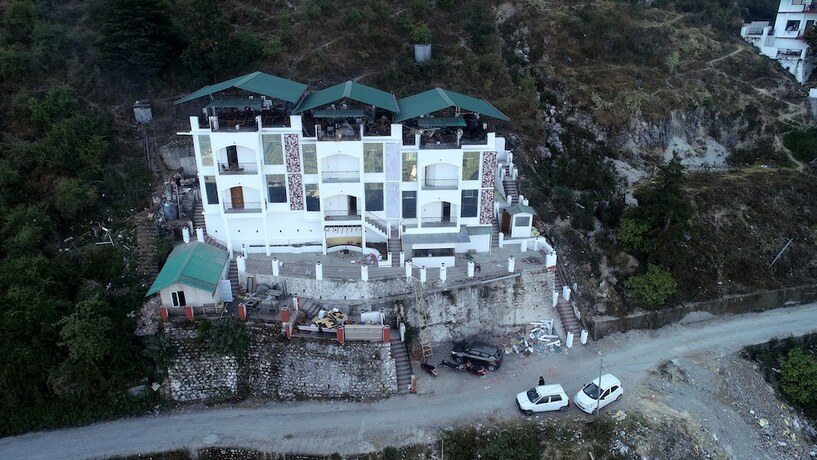 Imagen general del Hotel The Whispering Pine And Suites. Foto 4