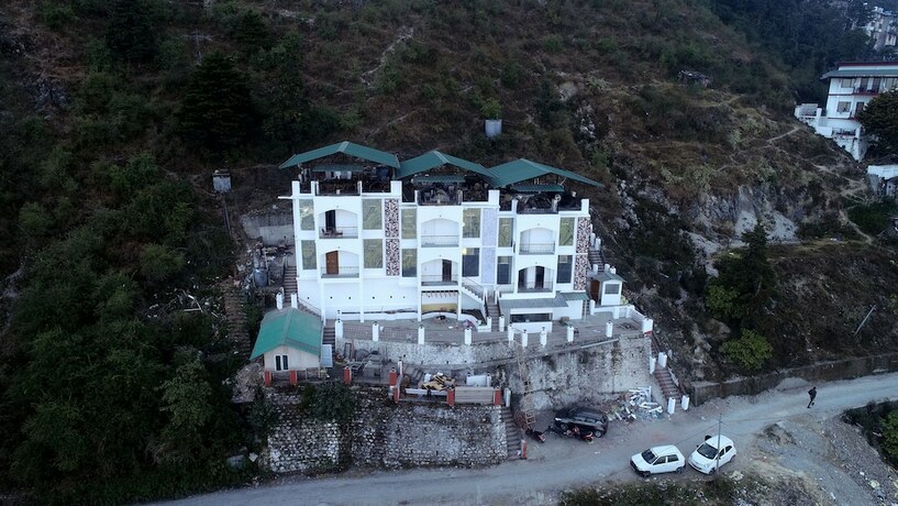 Imagen general del Hotel The Whispering Pine And Suites. Foto 8