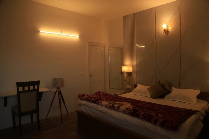 Imagen general del Hotel The Whispering Pine And Suites. Foto 14