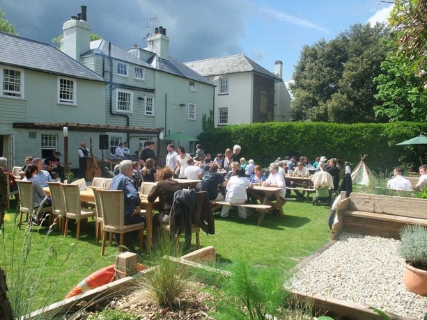 Imagen del bar/restaurante del Hotel The White Cliffs. Foto 9